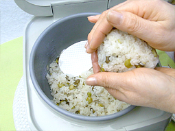 だだちゃ豆ごはんおにぎり